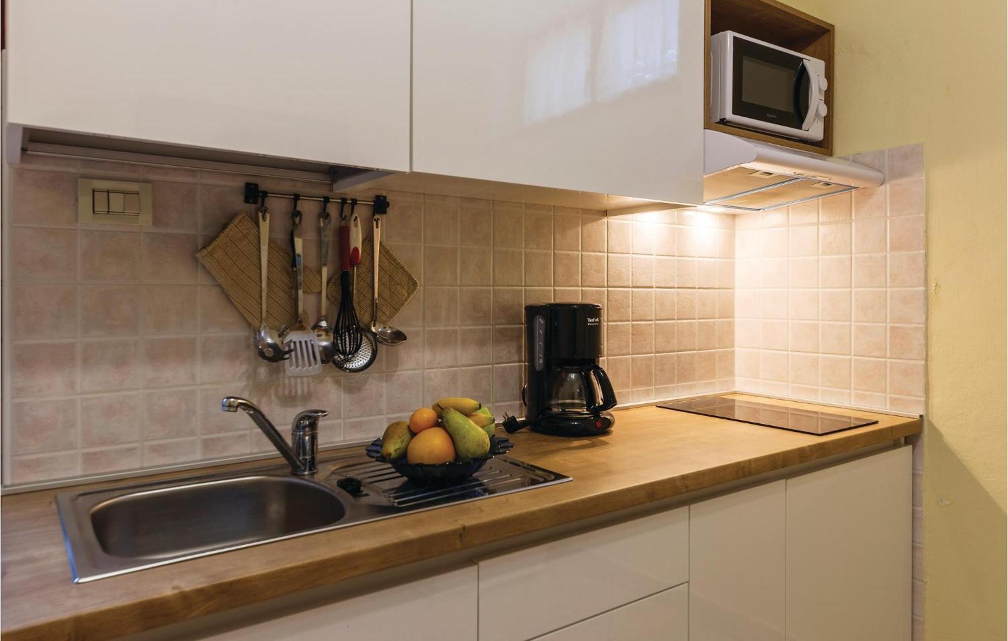 In With Kitchen Apartment